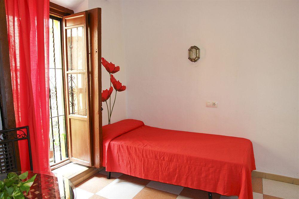 Hostal El Rincon De Carlota Севиля Екстериор снимка