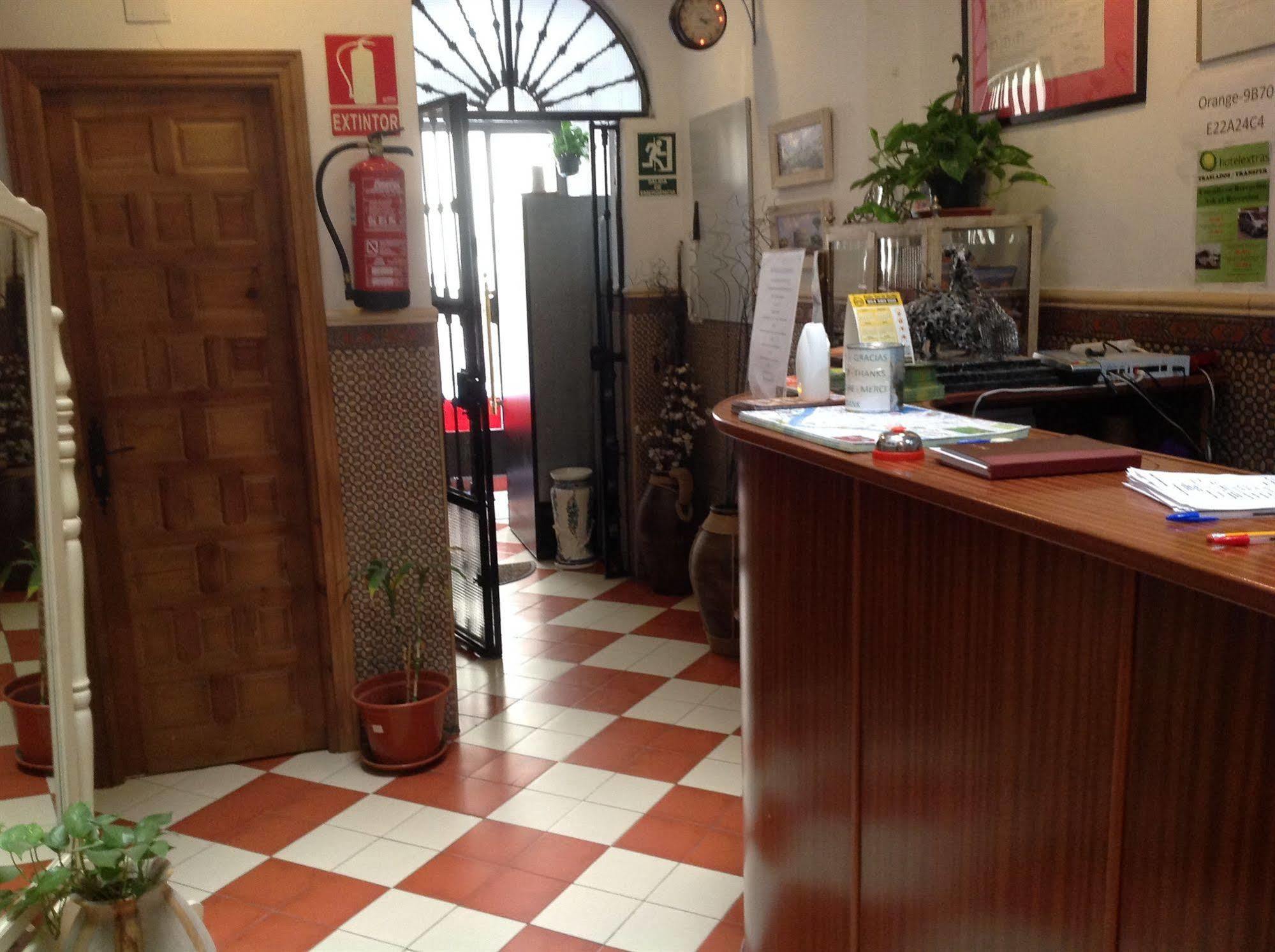 Hostal El Rincon De Carlota Севиля Екстериор снимка