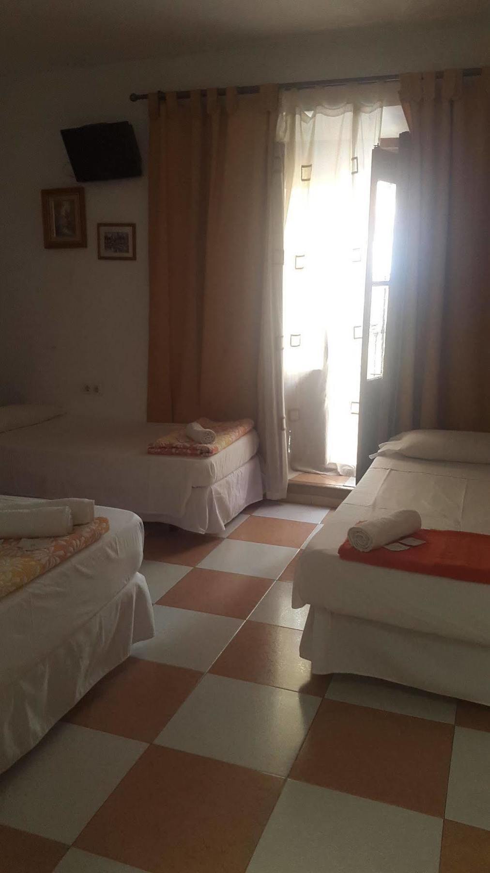 Hostal El Rincon De Carlota Севиля Екстериор снимка