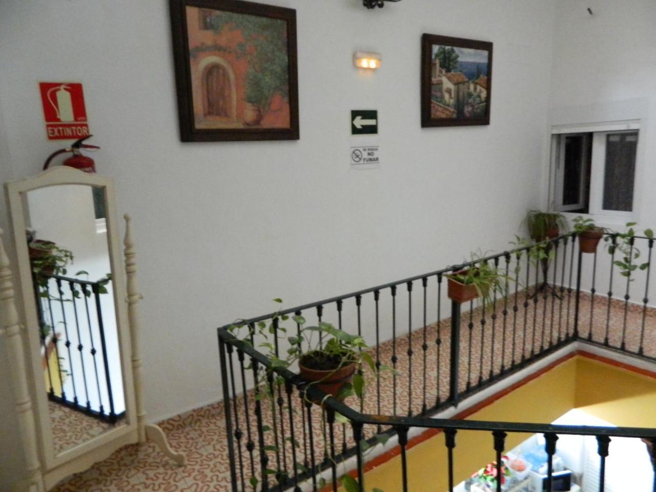 Hostal El Rincon De Carlota Севиля Екстериор снимка